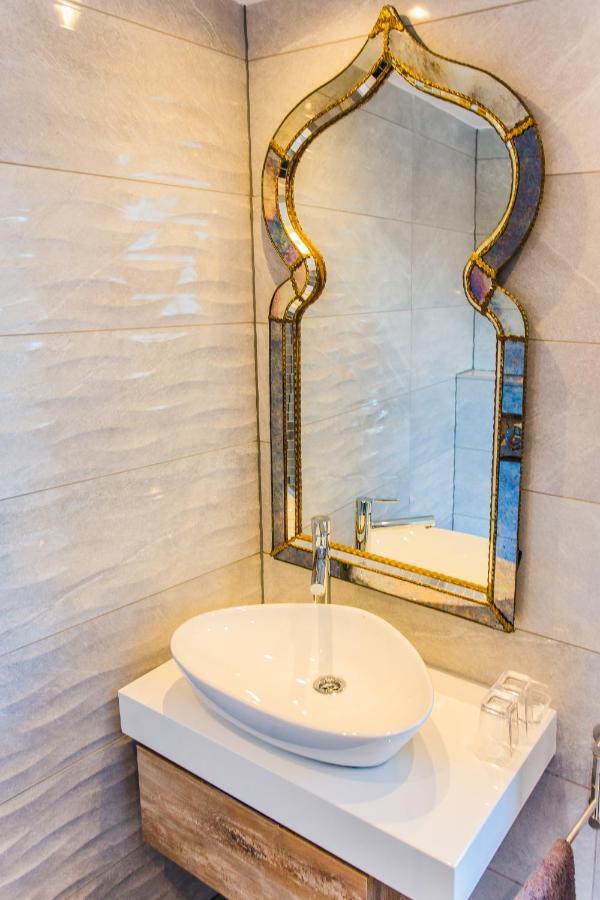 Suite Bora Bora Marbella Buitenkant foto